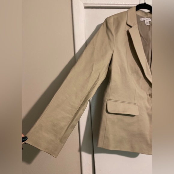 Liz Claiborne one button blazer - Picture 5 of 8